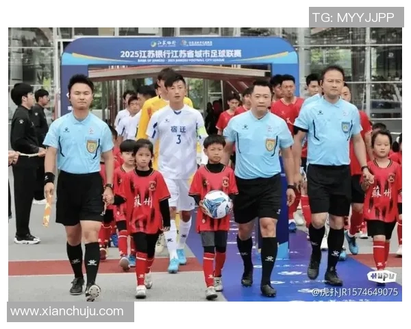 新疆足球草根球星崛起 打破困境成就梦想的故事